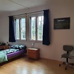 Lägenhet Zentral Gelegene Mit Grossem Garten
