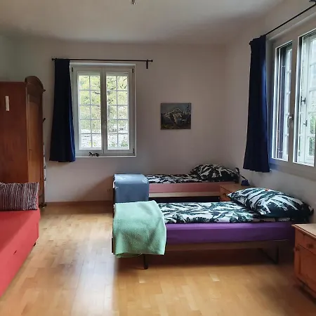 Διαμέρισμα Zentral Gelegene Mit Grossem Garten