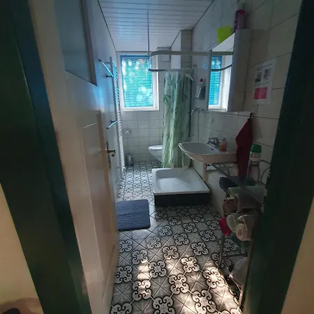 Διαμέρισμα Zentral Gelegene Mit Grossem Garten Ιντερλάκεν