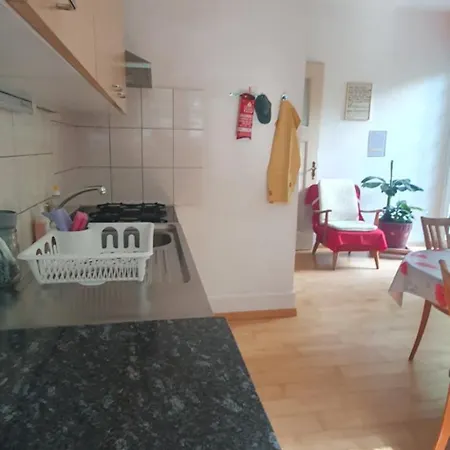 Apartman Zentral Gelegene Mit Grossem Garten