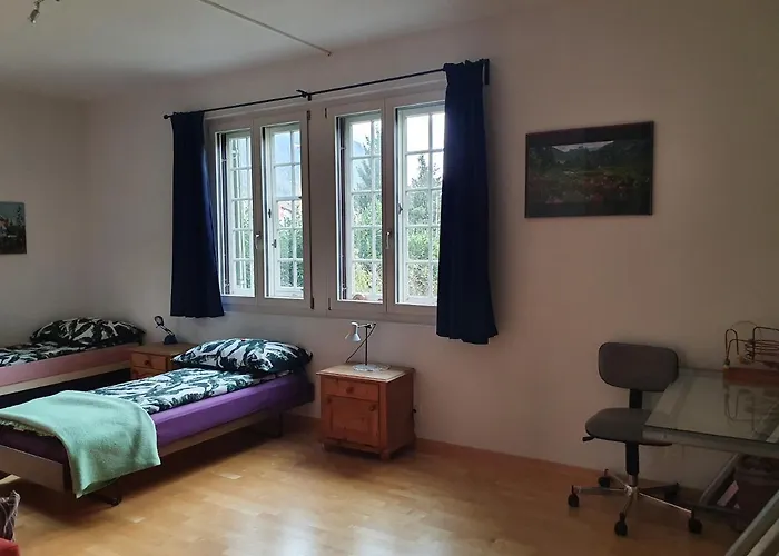 Апартаменты Zentral Gelegene Mit Grossem Garten