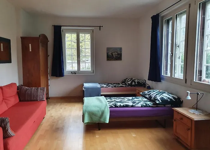 Апартаменты Zentral Gelegene Mit Grossem Garten