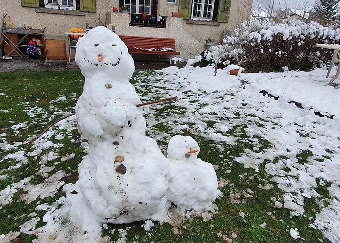 Zentral Gelegene Mit Grossem Garten Апартаменты
